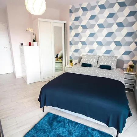 Lägenhet Comfortable And Spacious Apartment- Dmowskiego Street Wrocław