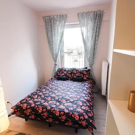 Comfortable And Spacious Apartment- Dmowskiego Street Apartmán *