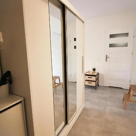 Apartmán Comfortable And Spacious Apartment- Dmowskiego Street Vratislav