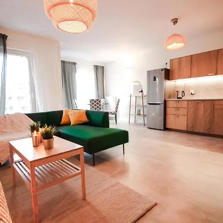 Apartmán Comfortable And Spacious Apartment- Dmowskiego Street