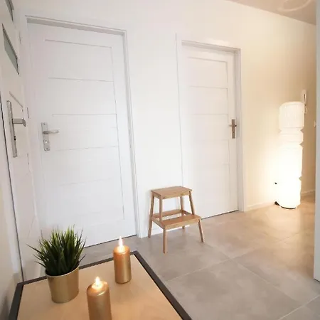 Comfortable And Spacious Apartment- Dmowskiego Street Apartmán *